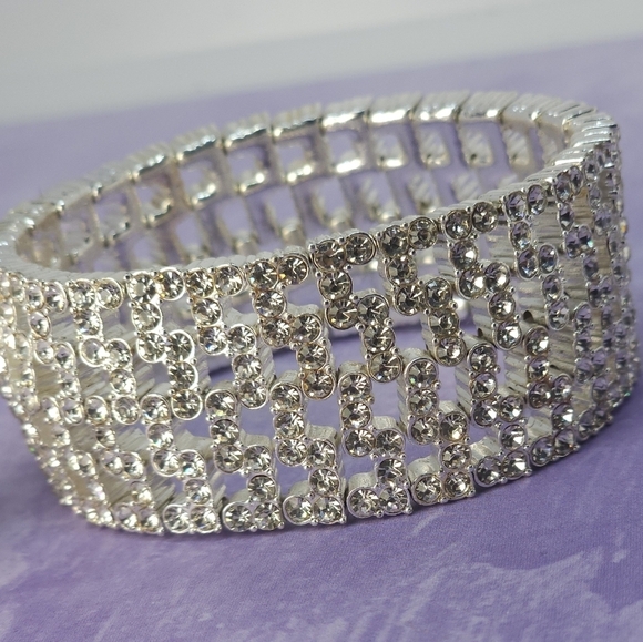 NWT Vintage Monet Silver Tone Crystal Rhinestone Chunky Stretch Bracelet - Picture 6 of 8